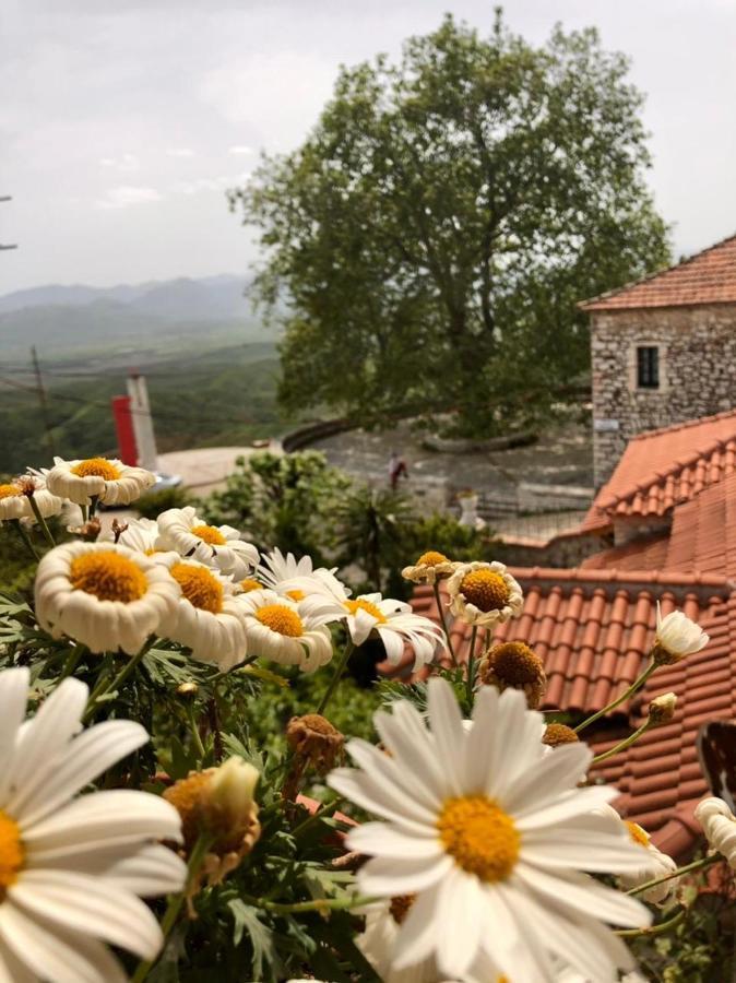 Villa Muzhaqi Nivice Eksteriør bilde