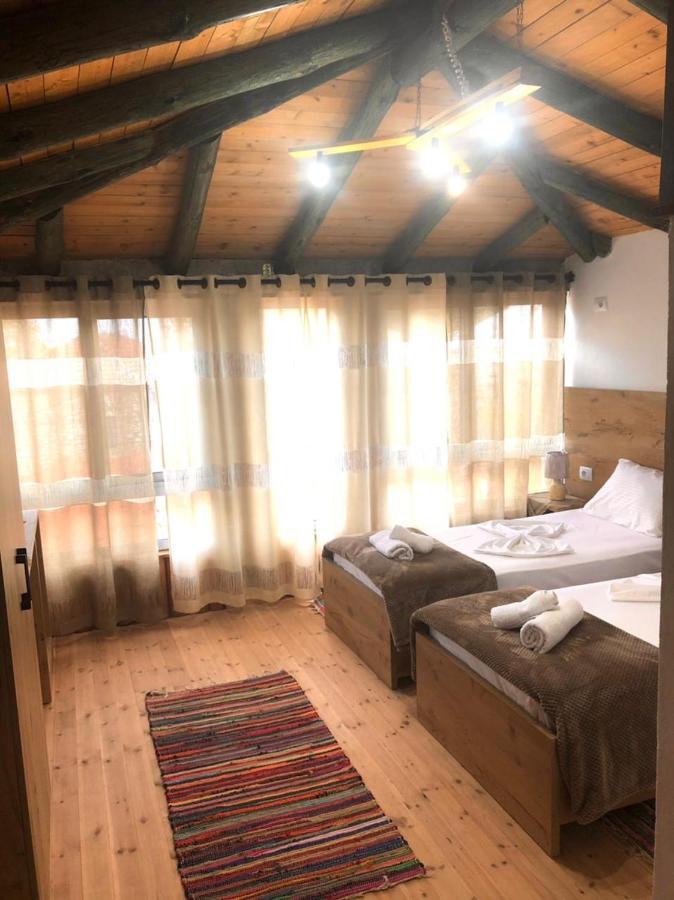 Villa Muzhaqi Nivice Eksteriør bilde