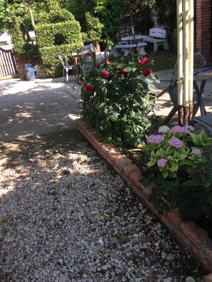 Villa Muzhaqi Nivice Eksteriør bilde